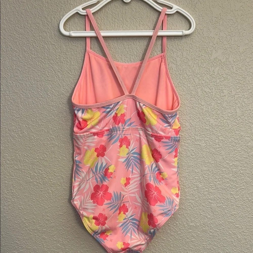Hurley vibrant pink